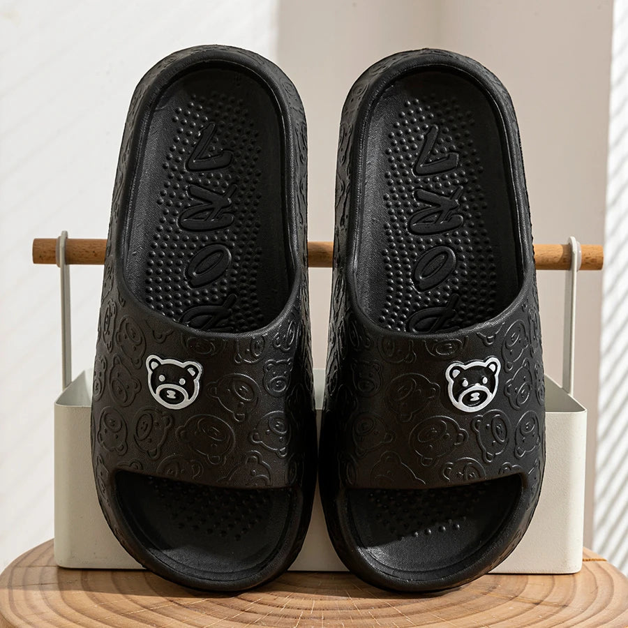 Unisex Bear Pattern Slippers – Cozy Summer Bathroom Shoes
