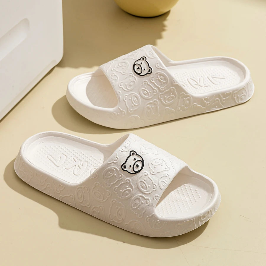 Unisex Bear Pattern Slippers – Cozy Summer Bathroom Shoes