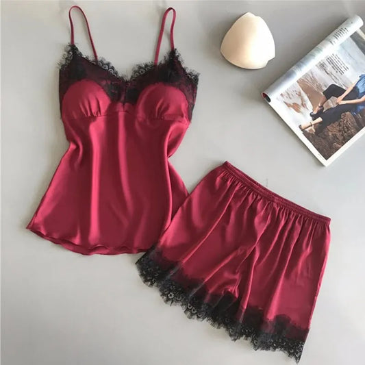 Fashionable Pajama Suit – Lace Trimmed & Comfortable