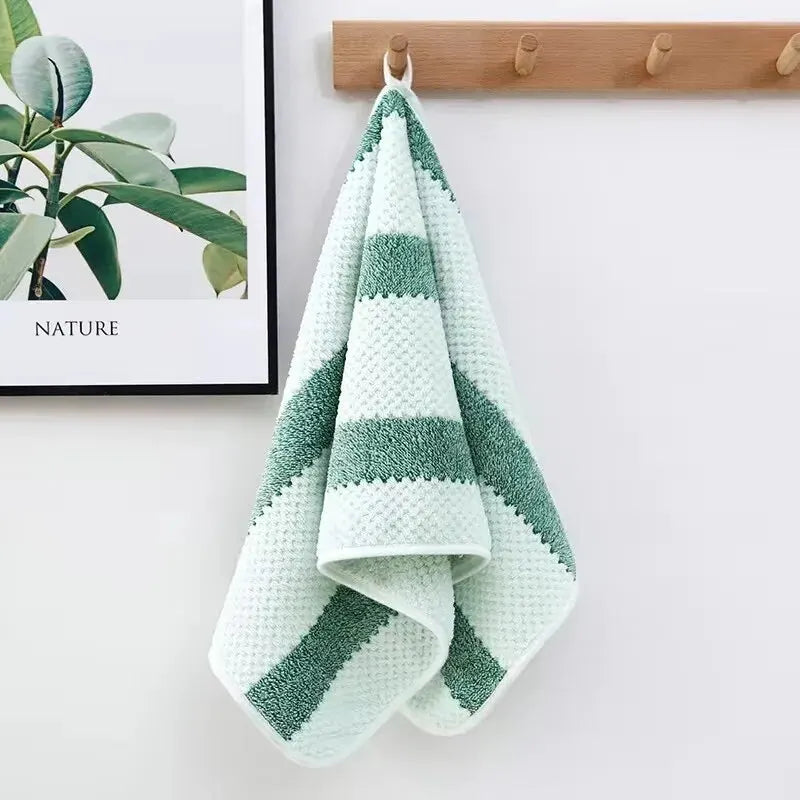 Soft Cotton Bath Towel – Absorbent & Multipurpose