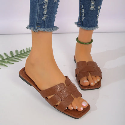 Ladies’ Casual Flat Sandals – Versatile Outdoor Wear